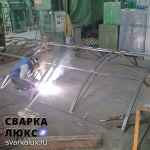 Производство каркаса металлического арочного навеса 4000х3000мм.