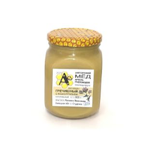 Мёд гречиха с разнотравьем – это уникальный купаж, созданный природой. Мёд спокойного бежевого цвета, обрамленный нежной серебряной дымкой. Аромат данного мёда это сражение между терпкостью гречихи и сладостью фацелии, сливаются воедино и мы вдыхаем довольно мягкий запах гречихи в сладком облаке фацелии.

Вкус данного сорта удивляет не меньше, чем аромат. С первой ложки чувствуется  доминирование гречихи, но постепенно фацелия начинает задевать наши рецепторы своей цветочной сладостью, и терпкость гречихи, обрамляется сладостью фацелии. Тая во рту  мёд оставляет сдержанное бархатистое послевкусие со множеством оттенков.

По консистенции мёд плотный, тяжелый в силу гречишного нектара, однако нектар фацелии наполняет мёд своей воздушностью, и получается очень нежная пенка, которая тает во рту.