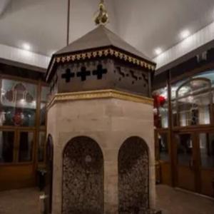 Доставка воды в любую точку России из святого источника Матроны Московской. Находится на территории Покровского ставропигиального женского монастыря.