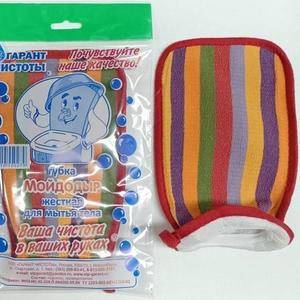 Губка "Мойдодыр" изготовлена из цветной и жёсткой ткани.