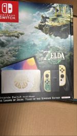Nintendo Switch модель OLED The Legend of Zelda: Tears of the Kingdom Edition.