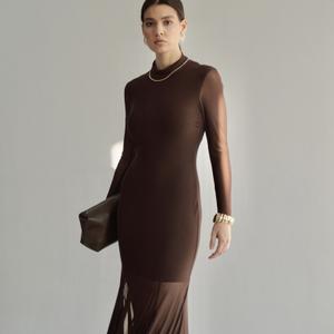 Плотный трикотаж + сетка в трендовом шоколадном цвете. Модель эффектно смотрится в движении, вытягивает силуэт, подходит для вечерних коллекций и премиальных карточек. Хороший спрос осень-зима.
Материал: трикотаж масло + сетка
Размеры: 40-48 (другие - под заказ)
