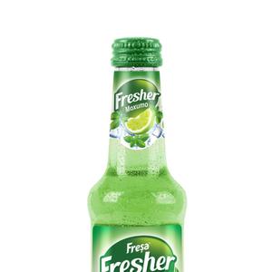 Напиток из природной минеральной воды , с добавлением сока и витаминов