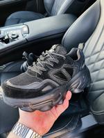 Женские кроссовки