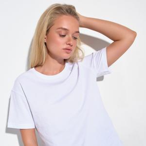 Женская футболка,
 100% хлопок, 
плотность 150 г/м², 
цвет белый,
 Размеры: XS–L, 
Оптовые поставки.
