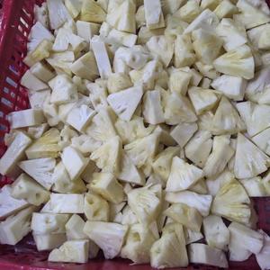 Ананас кубики быстрозамороженные, с маркировкой «Mekong Export», в том числе без марки.