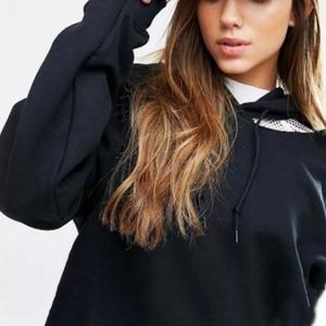 Бейсболка базовая, 5-клинка, без шва на лбу.
Плотность ткани:  210гр., металлическая застежка
Состав — 100% хлопок
цвет: черный