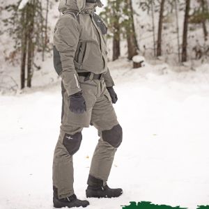Комплект (Куртка-комби+брюки) &#34;Аркуда&#34;(муж) специализированный костюм для охоты и любителей езды на снегоходе. Куртка комбинированная с шортами обеспечивает дополнительное утепление в области сидения и препятствует попаданию ветра и снега в пододежное пространство во время езды на снегоходе.