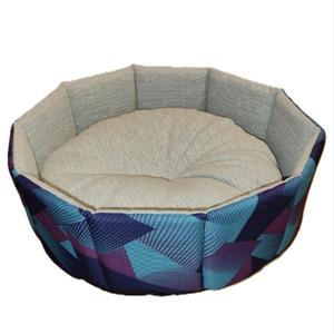 Лежанка круглая  с бортом и съемной мягкой подушкой, диаметр 40 см, высота борта 15 см. Изготовлено: внешняя сторона  - окфсорд, внутренняя сторона - флок/ велюр/микровелюр.Наполнение: поролон и синтепух.