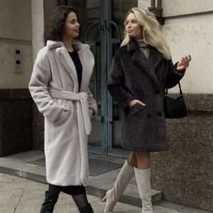 Жемчужный премиум экомех под мутон и 
Пальто утепленное средней длины графит