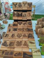 Подставки для смартфона деревянные