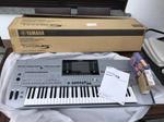 Yamaha Tyros 4 61-Key Arranger Workstation Keyboard