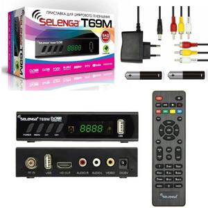 Преимущества цифрового ресивера SELENGA T69M 📺

✔ Поддержка DVB-T2 и DVB-C Подходит для приёма эфирного и кабельного цифрового ТВ

✔ Поддержка Full HD 1080p Чёткое и качественное изображение на современных телевизорах

✔ IPTV, YouTube и онлайн-сервисы При подключении Wi-Fi адаптера можно смотреть IPTV, YouTube и другие сервисы

✔ Металлический корпус Лучше охлаждение и стабильная работа устройства

✔ Поддержка AC3 / Dolby Digital Корректное воспроизведение современного звука

✔ Функция записи и паузы эфира Можно записывать передачи на USB-накопитель и использовать TimeShift