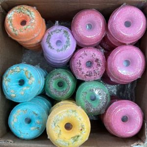 Бомбочки пончики 
Любой на ваш выбор цвет,аромат и дизайн