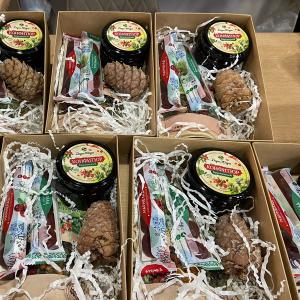 Дары Югры подарочный набор из дикоросов: конфитюр из лесной брусники, мармелад из лесной брусники, Иван чай.