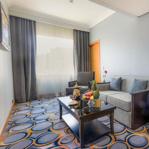 Ковровые покрытия для гостиничный номера
Состав: 80% Шерсть 20% Полиамид
Плотность: 7/7
Высота ворса:8мм
Общая Высота:11мм
Весь ворса: 843 гр/м2
Обшей весы:1112 гр/м2
Основа: Джут
Пожарный сертификат: КМ2