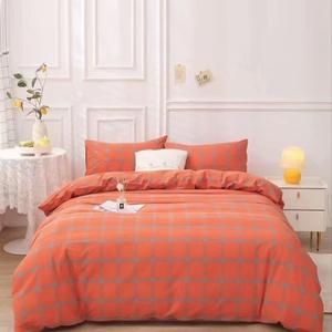 Стиранный хлопок — натуральная ткань для постельного белья из 100% хлопкового волокна. Проходит предварительную стирку на производстве, благодаря чему становится мягкой, матовой и приятной к телу уже с первого использования. Хорошо пропускает воздух, впитывает влагу, не электризуется и подходит для ежедневного сна в любое время года. Ткань устойчива к многократным стиркам, не дает сильной усадки и сохраняет форму и цвет. Оптимальный выбор для комфортного и долговечного постельного белья.