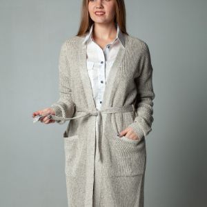 Кардиган из льна 6-29
Состав: 100% лен (пряжа) 
Длина изделия: 97 см. с 44-60 р. Допустимые отклонения +,- 2-3 см. 
Длина рукава: 62 см. 
Рекомендуемый размер: 44-60 р.