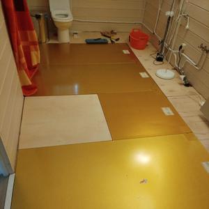 Тёплый электрический пол обеспечивает равномерный обогрев помещения, экономичен в использовании и прост в установке. Это надёжное и долговечное решение для вашего дома.