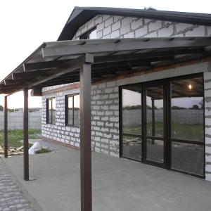 Навес перед домом