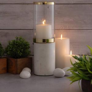 Мраморный подсвечник «Фонтанка» просто создан для праздника аристократической атмосферы. Он может стать самым завершающим элементом в оформлении праздничного стола, делового кабинета или уютной гостиной. Красивый мраморный подсвечник ассоциируется с высоким статусом и роскошеством. Изделие сочетает в себе высокий стиль и отменный вкус!