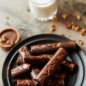 Шоколад и шоколадные батончики.
Срок годности - 60 суток.
Упаковка: индивидуальная, тв-экран/ гофрокороб
Работа в СТМ и ТМ Десертус.