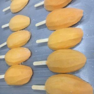 МАНГО НА ПАЛОЧКЕ. 
100% манго замороженный шоковым методом при -45*С. 
Только фрукт, деревянная палочка и индивидуальная упаковка. 
Упаковка  ОЕМ (ваш бренд) мин.заказ 11000 кг. - 2.8$/kg. FOB HCMC
Вес 75 гр. (14 шт. в кг)