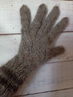 Пуховые серые перчатки