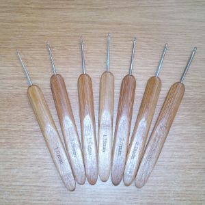 Крючки вязальные поштучно с бамбуковой ручкой от 60р