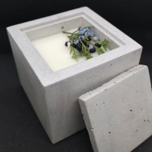 Серый бетон, декор сухоцветами