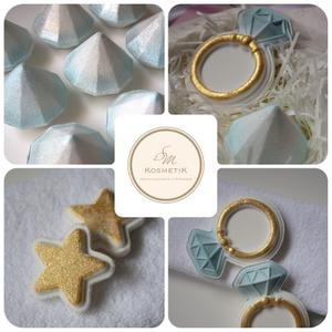 Представляем вам бомбочки для ванн "Кольцо" и "Алмаз", а также подарочный набор "Предложение". Эти изделия станут небанальным способом передать невыразимые эмоции. Цветовая гамма и ароматические композиции разрабатываются индивидуально по техническому заданию заказчика.