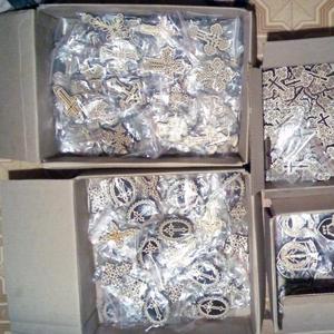 Двухсторонние кресты,иконы подвески в салон автомобиля на присосках из березовой фанеры.Авторские изделия.