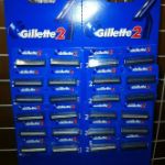 Одноразовые бритвы Gillette2 на листе