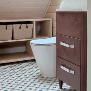 Мебель для ванной комнаты: тумба из массива бука, стеллаж из массива сосны