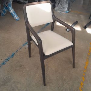 Большой выбор стульев, из массива и металла любых дизайнов, работаем со всеми поставщиками тканей