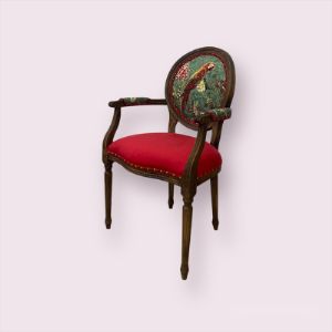 Полу-кресло Медальон массив бука, цвет орех под старину; Размеры: Ширина: 57 см; Длина: 47 см; Высота 96 см.