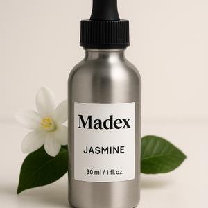 🌼 Эфирное масло жасмина — элегантность, чувственность и гармония
Эфирное масло жасмина от Madex обладает насыщенным, сладким и экзотическим ароматом, который символизирует женственность, страсть и внутреннюю гармонию. Этот аромат широко используется в парфюмерии, косметике и ароматерапии благодаря своим уникальным свойствам.




✨ Основные характеристики:




Интенсивный, сладкий и цветочный аромат
Натуральное происхождение (Jasminum sambac / Jasminum grandiflorum)
Парфюмерная нота: средняя


💧 Области применения:




Парфюмерия и туалетная вода
Косметические средства: кремы, лосьоны, мыло
Ароматические свечи и диффузоры
Ароматерапия и массажные масла

⚠️ Меры предосторожности:




Избегать использования во время беременности и кормления грудью
Может вызывать раздражение кожи при высокой концентрации; рекомендуется разбавлять до 2%
Избегать контакта с глазами и слизистыми оболочками
📦 Доступные объёмы:




30 мл, 100 мл, 1 л, 5 л




Произведено в Италии под брендом Madex, гарантируя высокое качество и стойкость аромата.




Свяжитесь с нами для получения технической документации, образцов и ценового предложения.