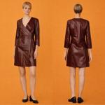 Роскошное Кожаное Платье с Запахом Noir Élégance