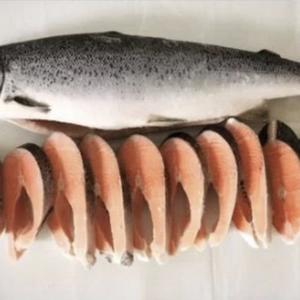 Для вас осуществляется поставка свежемороженой рыбы напрямую от производств. Прямые контакты с перерабатывающими предприятиями обеспечивают стабильное качество и выгодные условия.