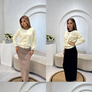 Трикотажные двойки с юбкой Loro Piana
Плотный материал, хорошее качество, ровный пошив.
Размер: Стандарт