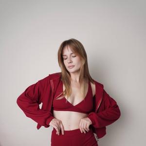 Тройка из трикотажа (зип худи, топ, шорты)
Цвет: на выбор
Цена: по запросУ