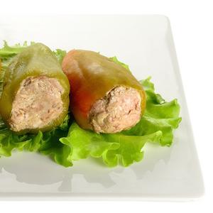 ПЕРЕЦ ФАРШИРОВАННЫЙ    категория Б 
Перец сладкий бланшированный, мясо птицы механической обвалки, вода питьевая, крупа рисовая, лук репчатый, томатная паста, соль