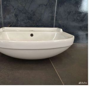 Керамическая накладная раковина в ванную арт 7
Размеры 460х555х140
Цена: 1000