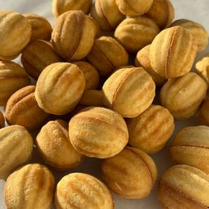 Орешки с варёной сгущёнкой