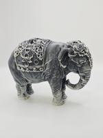 Слон индийский стоит sl04