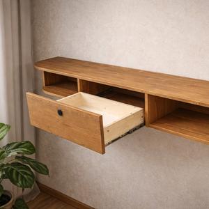 ОБРАЗЕЦ
Тумба под TV навесная. Массив сосны. Покрытие твердотельным маслом цвета светлый орех. Размеры: ширина: 200 см, высота: 30 см, глубина: 24 см