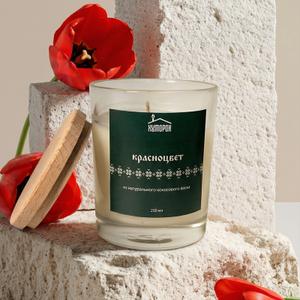 Ароматическая свеча 250 мл с ароматом "Красноцвет" 

Свеча в стеклянном подсвечнике словно вобрала в себя тепло русской печи, тишину заснеженных полей и мерцание огонька в вечернем окне. Чистое стекло подчёркивает естественную красоту огня, а стилистика, навеянная народными традициями, придаёт изделию особую глубину и характер. Это маленький источник света, который создаёт большое ощущение уюта.
