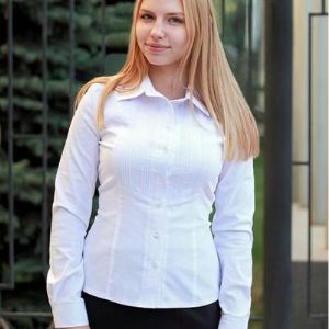 БЛУЗКА 142. Блузка классического стиля для девочек средних и старших классов.

По полочке изящные защипы по 0,2.

Состав: Хлопок 71%, полиэстер 24%, эластан 5%.