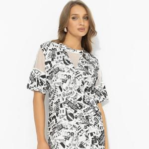 Платье комбинированное из трикотажа от компании Charutti. Модель прямого кроя, круглый вырез горловины. Короткие рукава. Платье дополнено вставками из сетки. Без застёжки. Это Ваш отличный образ, в котором вы всегда чувствуете себя уверенно.