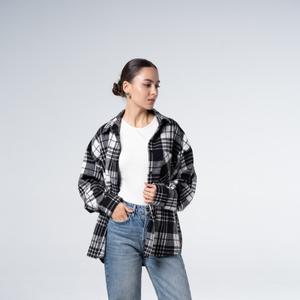 Рубашка «Байка»

Тёплая рубашка свободного кроя в стильную клетку.
Мягкий материал, классический отложной воротник, накладной карман.
Отличный выбор для уютных образов в прохладное время года.

Ткань: плотная байка
Цвет: чёрно-белая клетка
Размеры: 42-52


📦 Доступна к заказу

📞 Контакты для заказа:
+
+